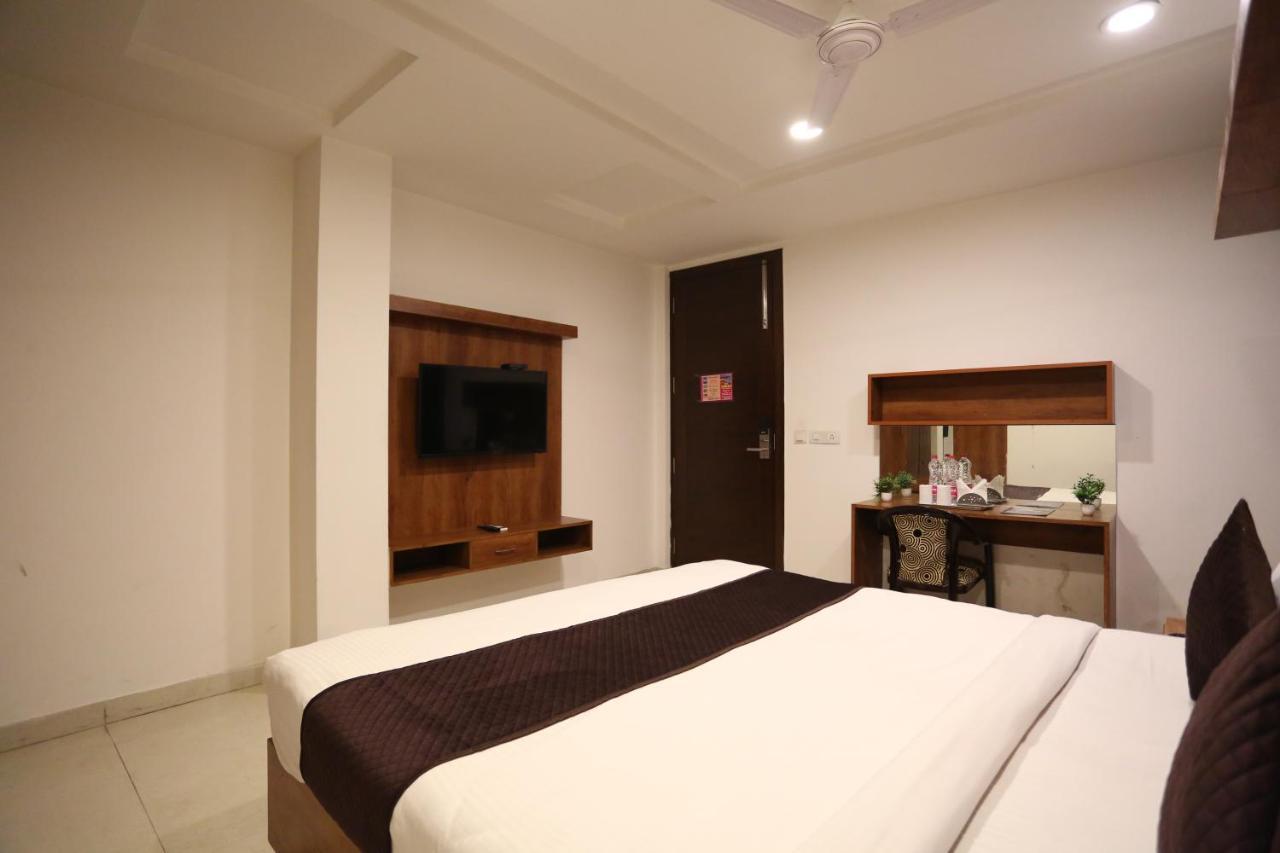 ניו דלהי Hotel Sm Suits Near Delhi Airport-Unit By Grand Urban Luxury מראה חיצוני תמונה