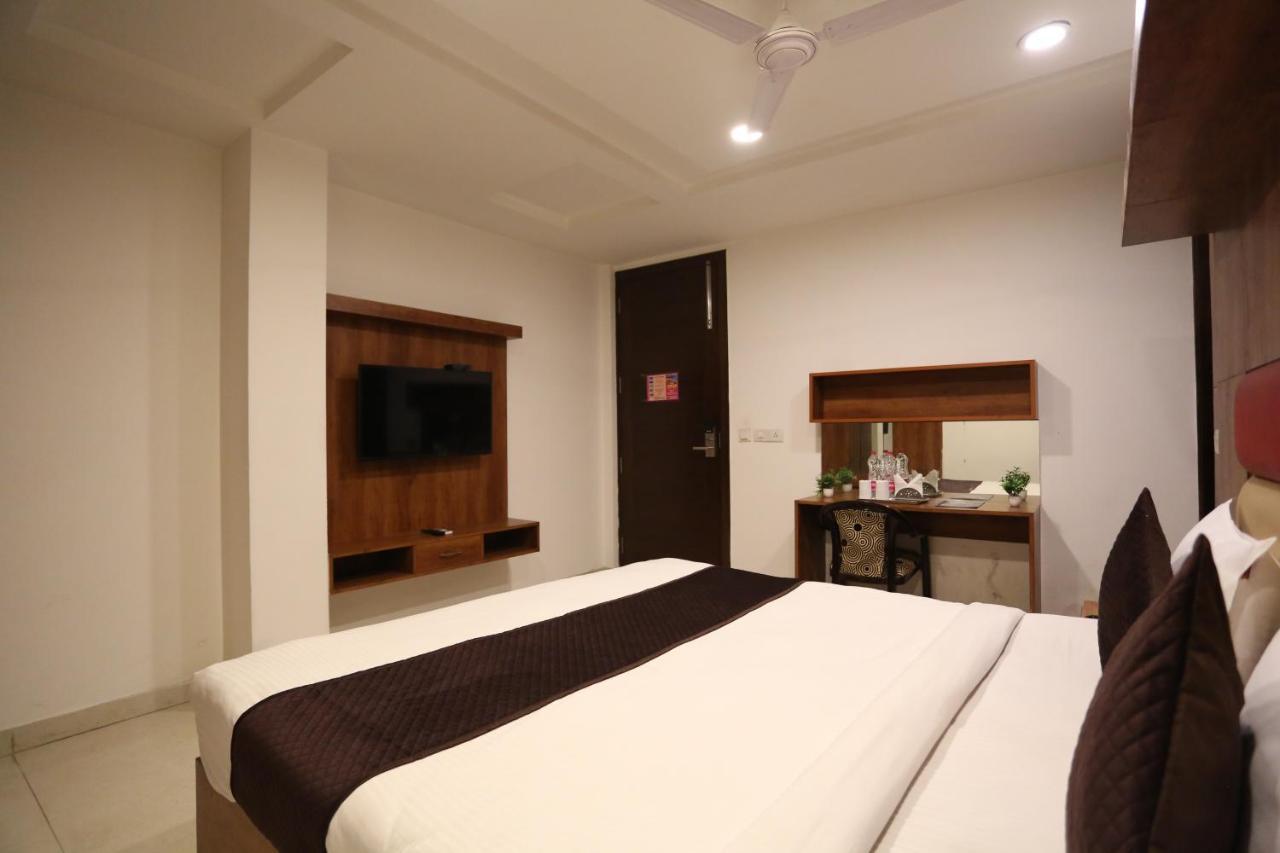 ניו דלהי Hotel Sm Suits Near Delhi Airport-Unit By Grand Urban Luxury מראה חיצוני תמונה