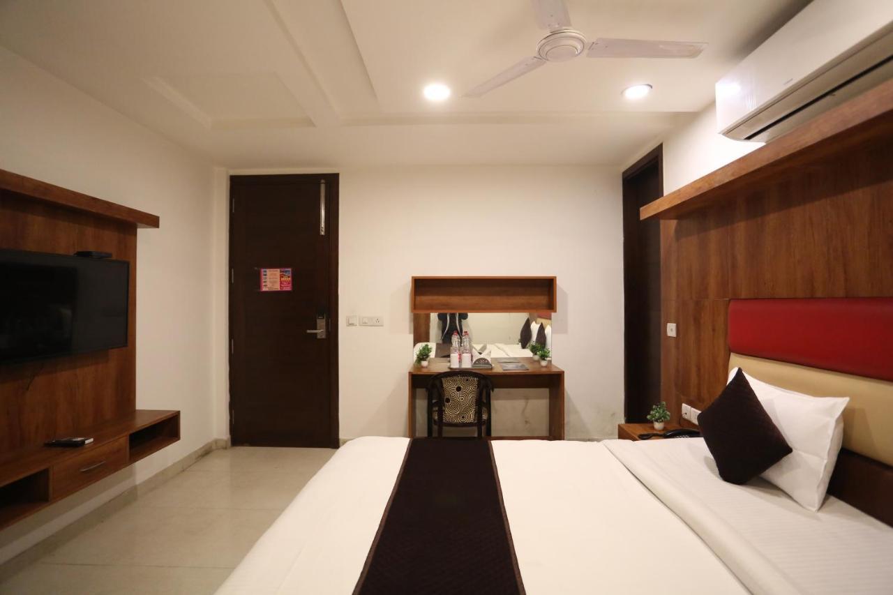 ניו דלהי Hotel Sm Suits Near Delhi Airport-Unit By Grand Urban Luxury מראה חיצוני תמונה